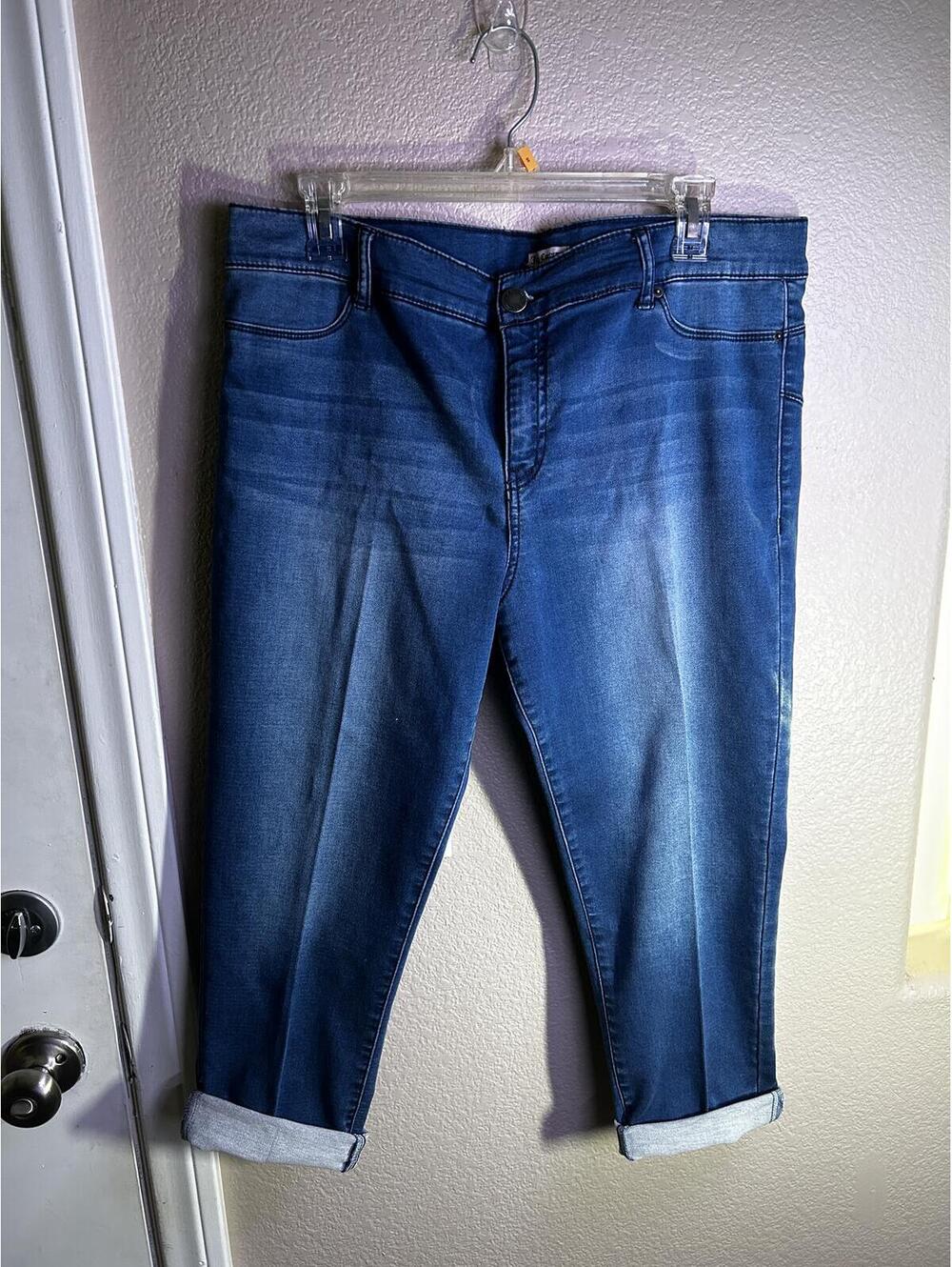 Juicy Couture Women's Blue Denim Jean Capris Size 16